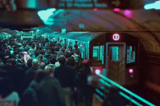 Как устроиться на работу в метро Нью-Йорка или MTA? Сложные ли там тесты, где их можно найти, каковы основные требования? 