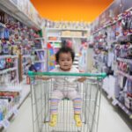 Как правильно покупать продукты в супермаркете, чтобы не заболеть
