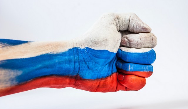 Правительство РФ разрешило выезд из страны россиянам с ВНЖ за рубежом и вторым гражданством, но решило их всех поставить на учет
