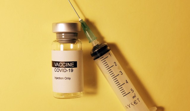 вакцины от COVID, прививки для получения гринкарты, 